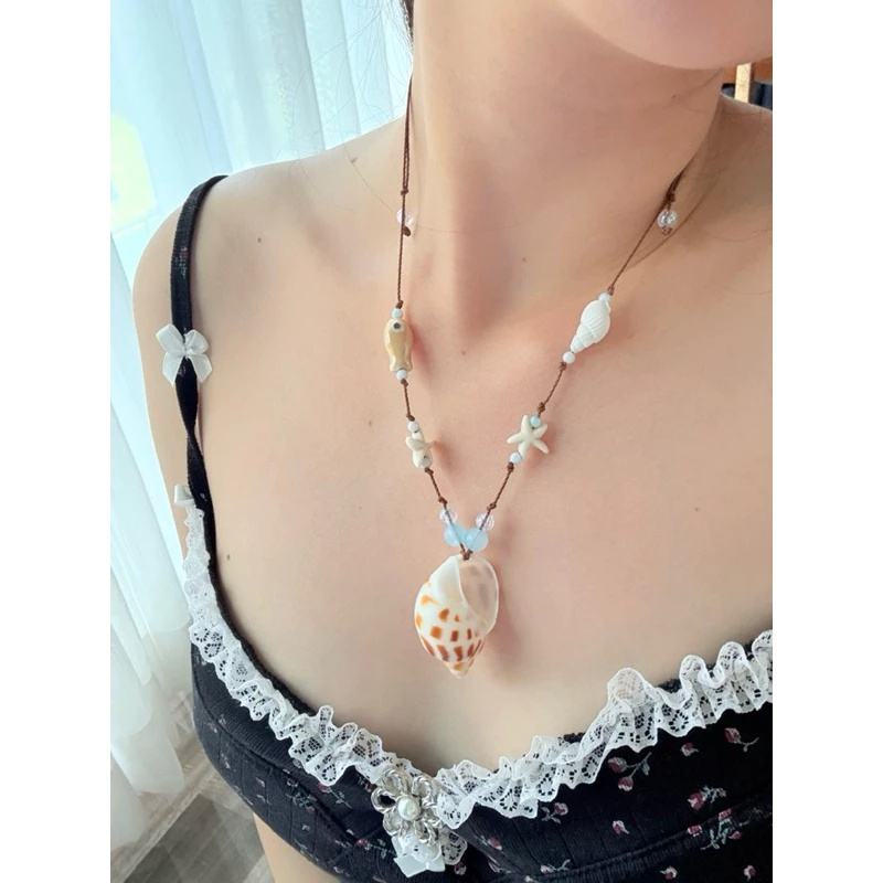 handmade seashell flower necklace – coastal elegance